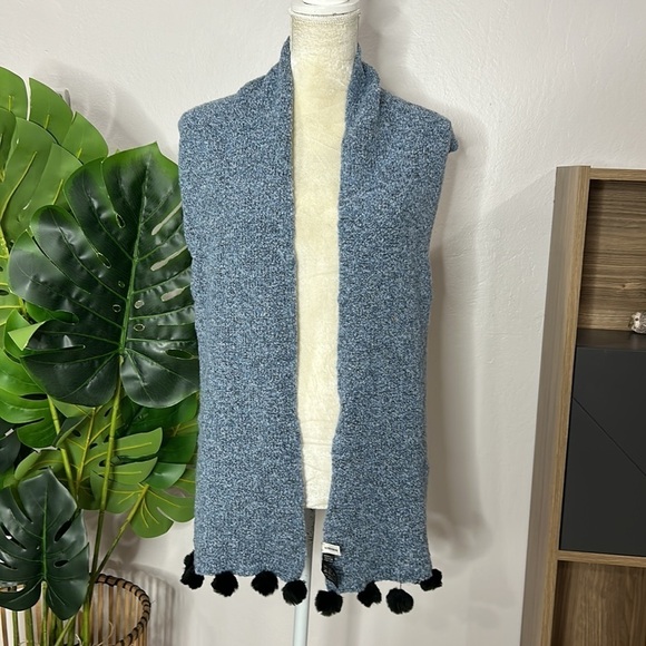 Nordstrom 3 piece wool cashmere blend boucle faux fur scarf hat and gloves - Picture 2 of 13